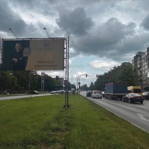 Taikos pr. ( šalia Hesburger nuo Savanorių pr.)