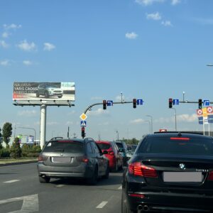 Savanorių pr. , ties Savanorių pr. 441 (išvažiavimas iš Kauno)