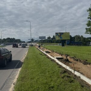 Dariaus ir Girėno g. / Tūkstantmečio g. (priešais viaduką, link oro uosto)