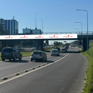 VIADUKAS Ukmergės ir Šeškinės gatvių sankryža (ant viaduko šiaurinio fasado, link Ozo g. )c
