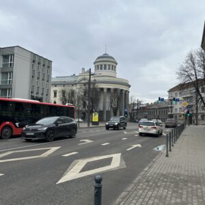 Donelaičio g. ties Sapiegos g. 10 (link E. Ožieškienės g.)