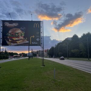 Taikos pr. ( šalia Hesburger link Savanorių pr.)